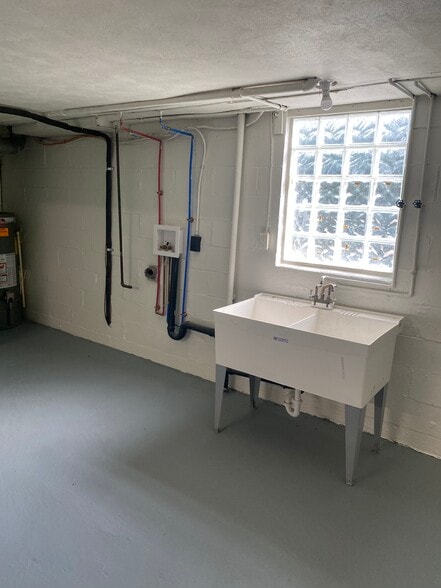 Building Photo - 733 Darlington St