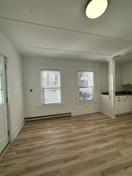 Building Photo - 12 Margerie St