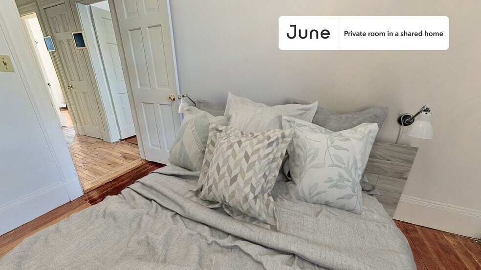 Building Photo - Room in Shared 6 bed/2 bath home