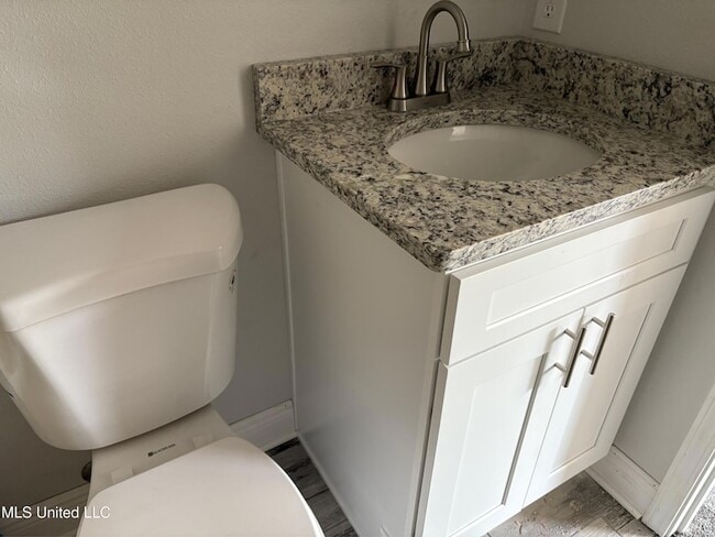 Building Photo - 233 Milray Ln