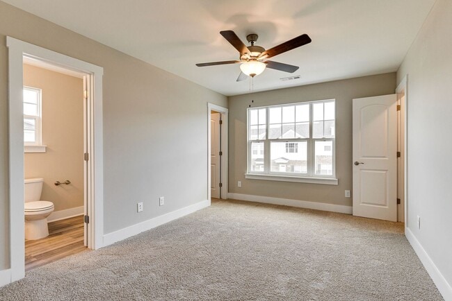 Building Photo - Townhome in Goodlettsville, Only 12 miles ...