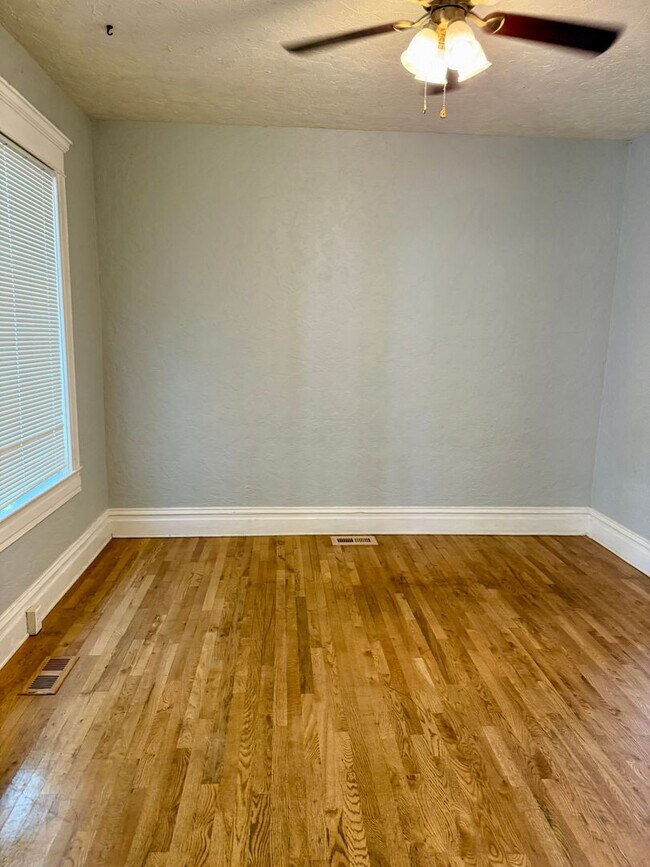 Building Photo - Downtown Boise-Located close to everything!!