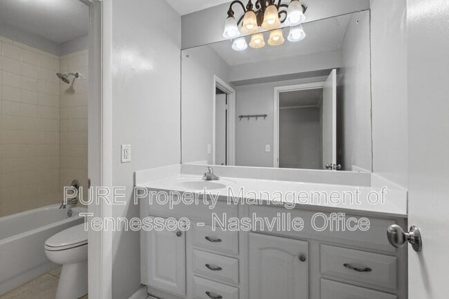 Building Photo - 3000 Hillsboro Pike