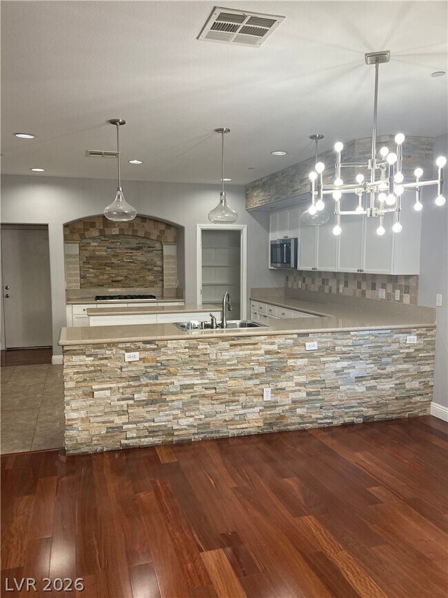 Building Photo - 7020 N Albatross Attic St