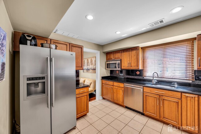 Building Photo - 152 Redpine Loop