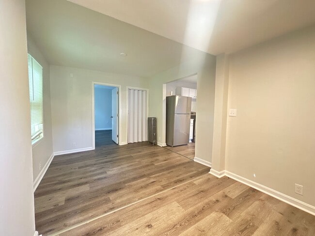Building Photo - 2 Bedroom Unit Close to Downtown