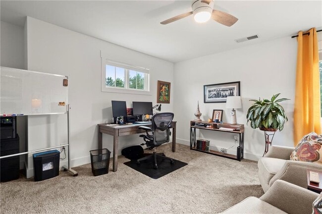 Building Photo - 175 STONELEDGE TRCE N