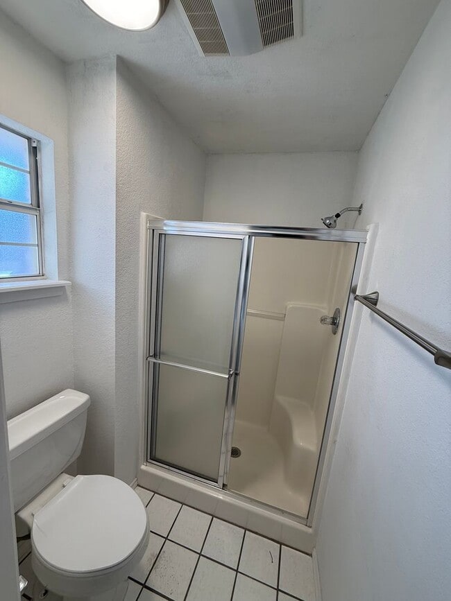 Building Photo - 4 Bed Brick Home! Zia School District! - Pets Welcome!!!