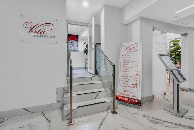 Building Photo - 1904 S Ocean Dr