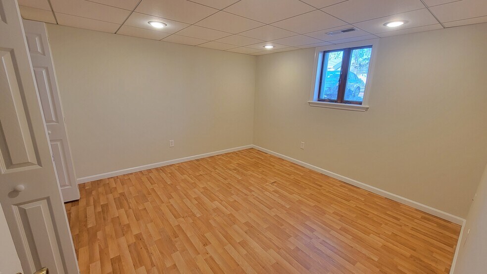 Building Photo - 23 Princeton Dr