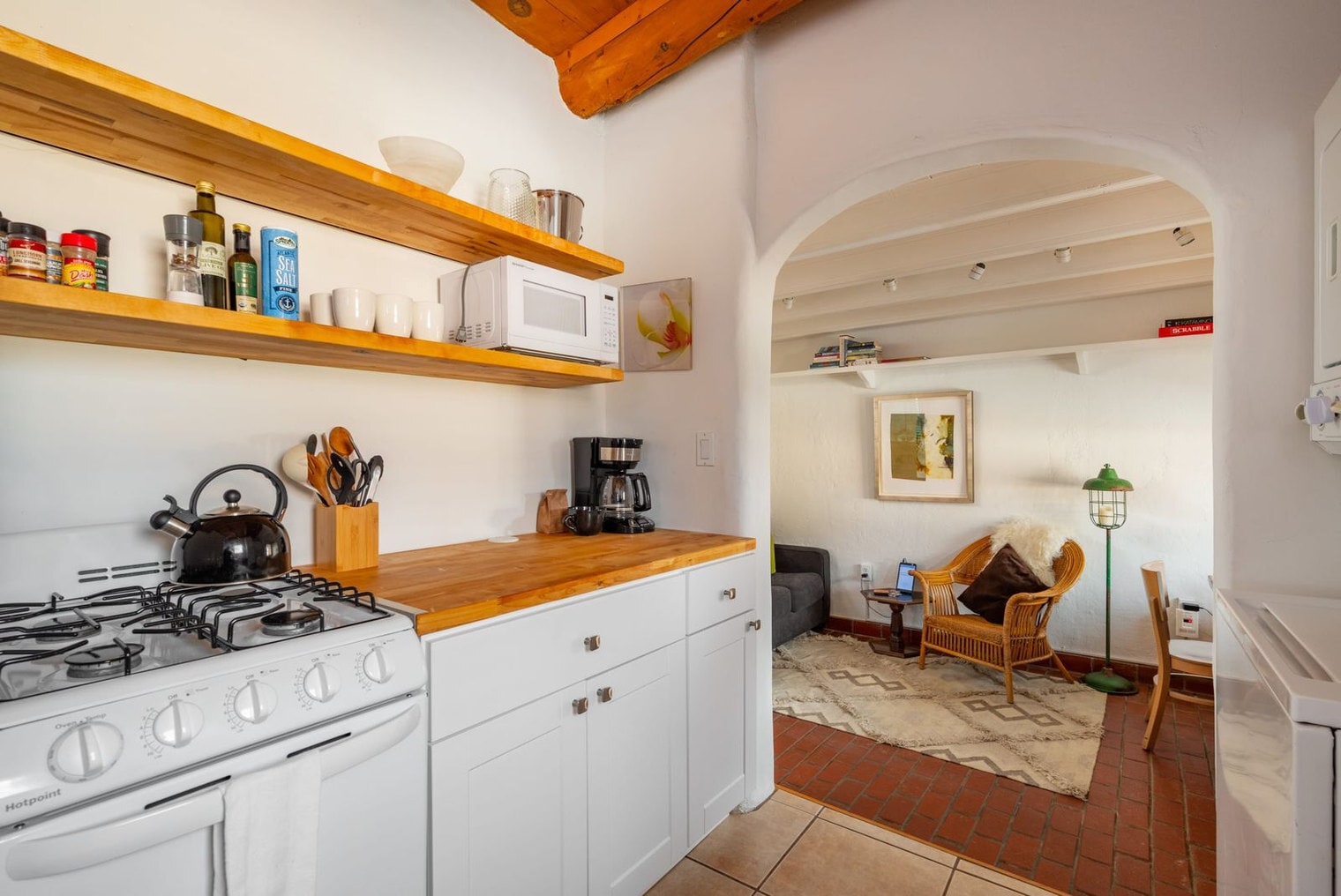 Building Photo - 616 1/2-721 Galisteo St