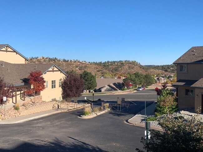 Building Photo - * Rare Find* Luxurious 3 Bedroom Modern-Rustic Townhome in Mountain Shadows