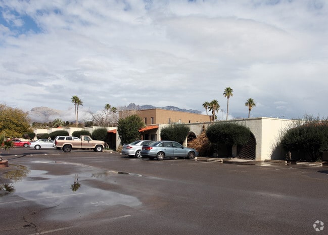 600 E Bromley St - River Garden Apartments