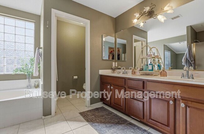 Building Photo - 4321 E Desert Sky Ct