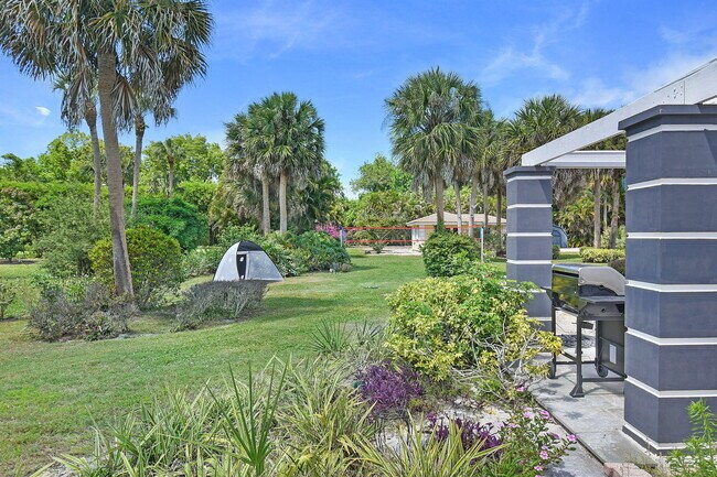 Building Photo - 12231 Areaca Dr