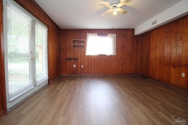 Building Photo - 3875 Arbutus Dr