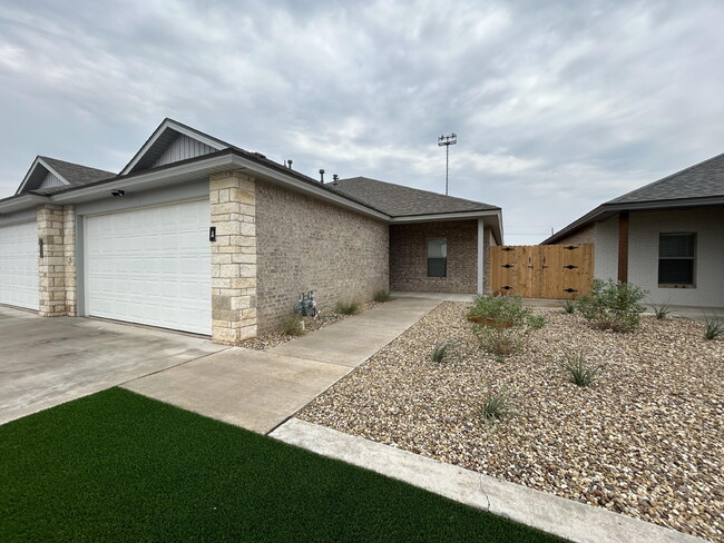 Building Photo - 4104 Trenton Ave