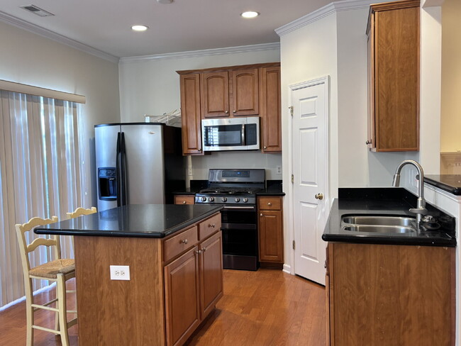 Building Photo - 3010 Winding Waters Way