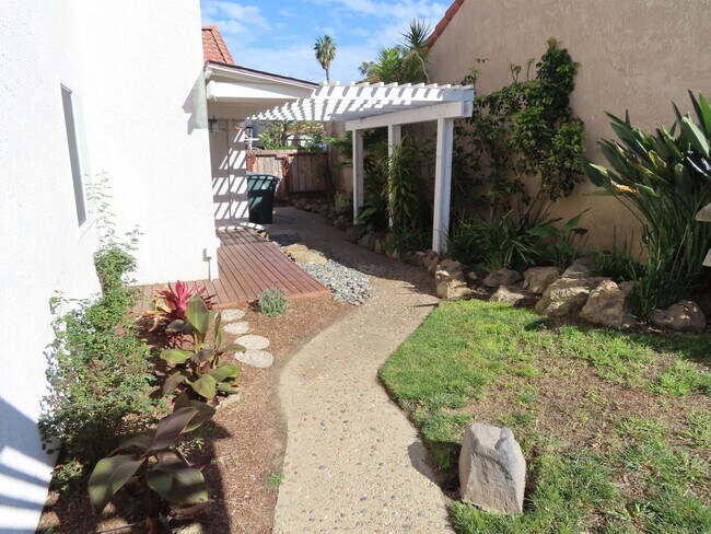 Building Photo - Renovated Three Bedroom Home