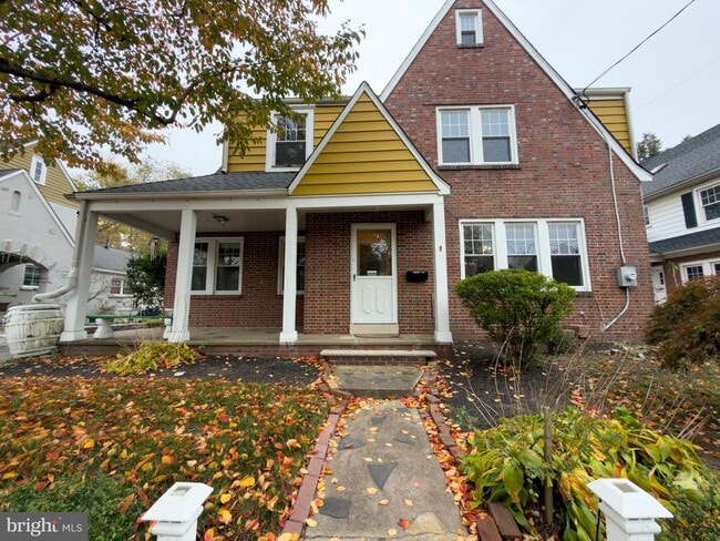 Building Photo - 409 Sanhican Dr