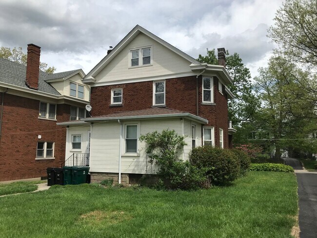 Building Photo - 3827 Millsbrae Ave