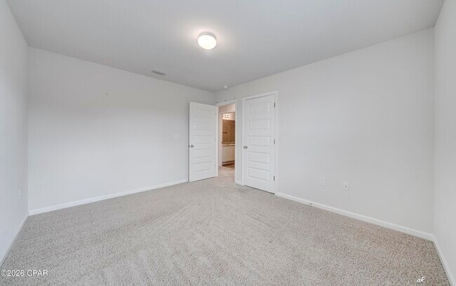 Building Photo - 4060 Silver Spur Rd