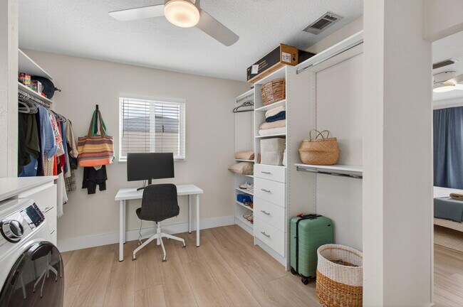 Building Photo - 802 Mallard Dr