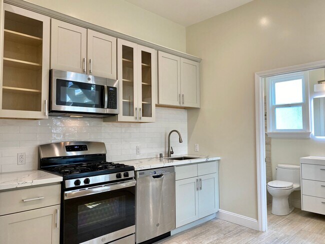 Building Photo - RENOVATED 2BD/1.5BA. Dishwasher! LAUNDRY I...