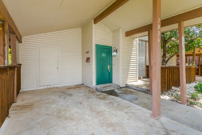 Building Photo - 2026 Via Ballena