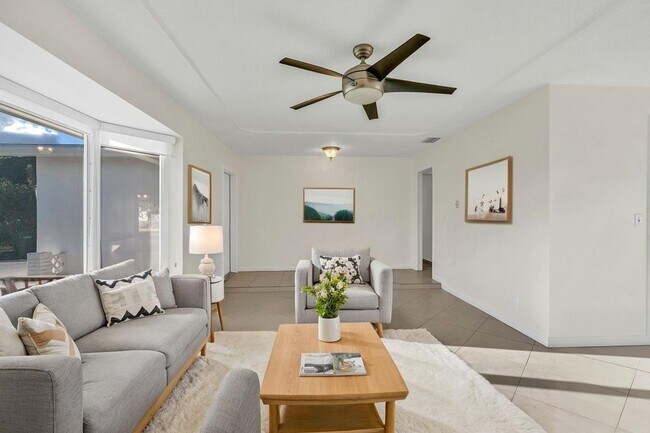 Building Photo - 290 NW 65th Ave