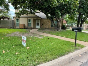 Building Photo - Available Now! Charming 2-Bedroom, 2-bath Landon Branch Townhome with Private Courtyard and Prime...