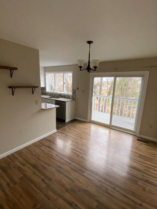 Building Photo - 88 Persian Lilac Dr
