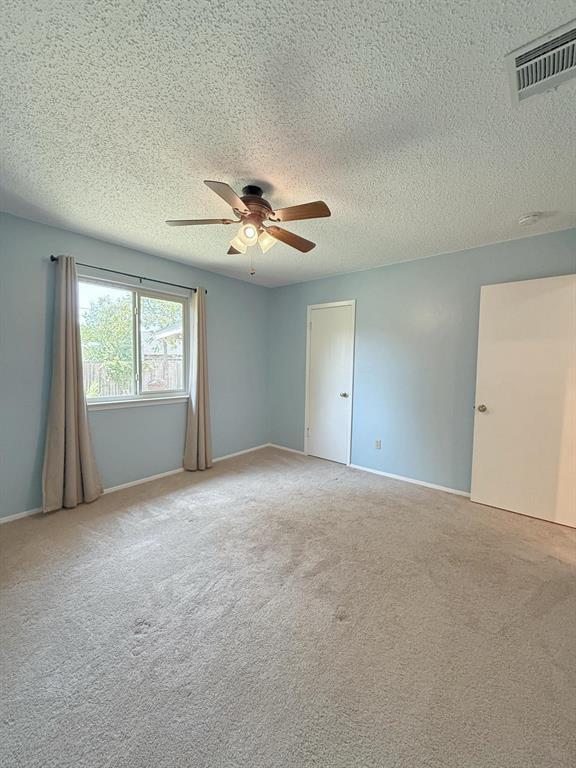 Building Photo - 2631 Oak Meadow Dr