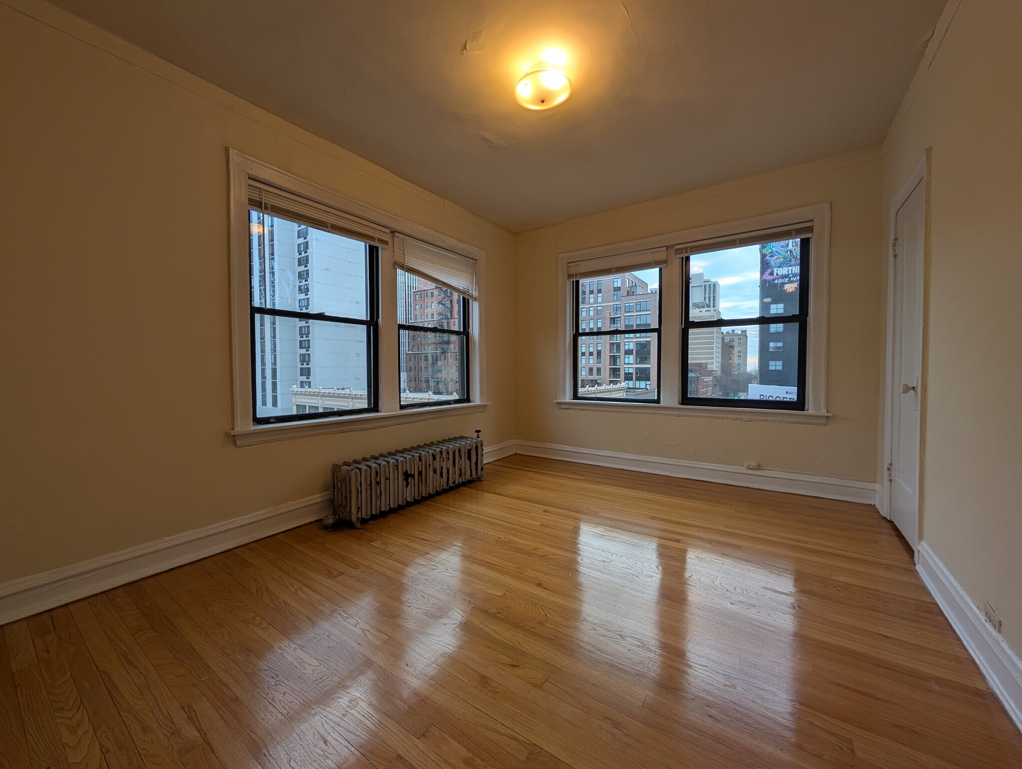 Building Photo - 1160 N Dearborn St