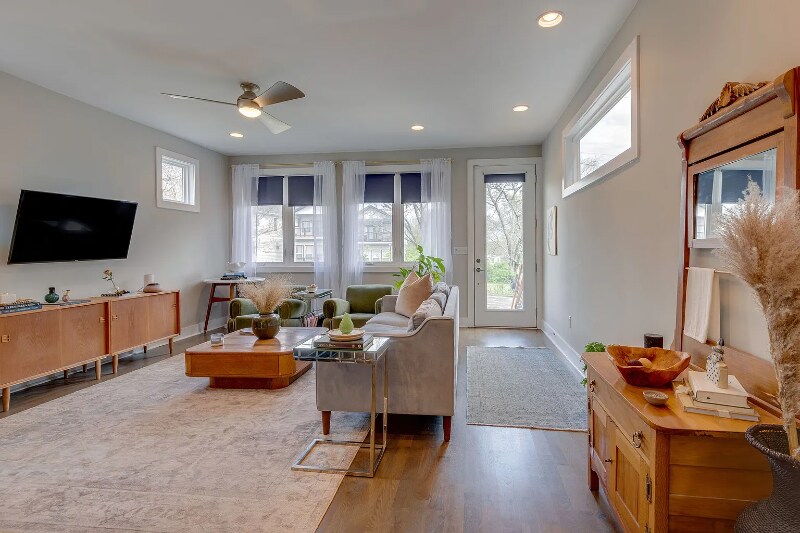 Building Photo - 312 Prince Ave