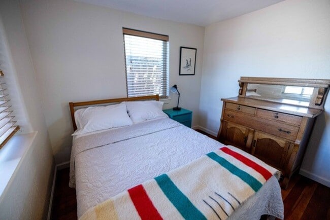 Building Photo - Modern Comfort with Fireplace & Yard | 2BR...