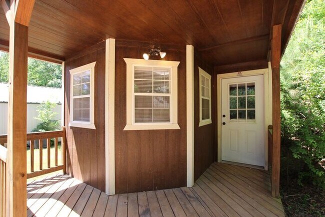 Building Photo - Tiny Home Living in Whitehouse!