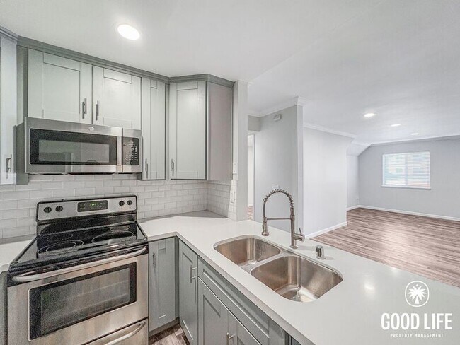 Building Photo - 3440 Lebon Dr