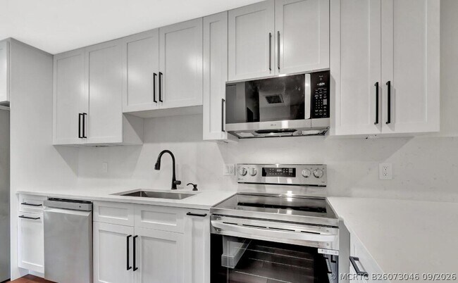 Building Photo - 1140 Mahogany Way