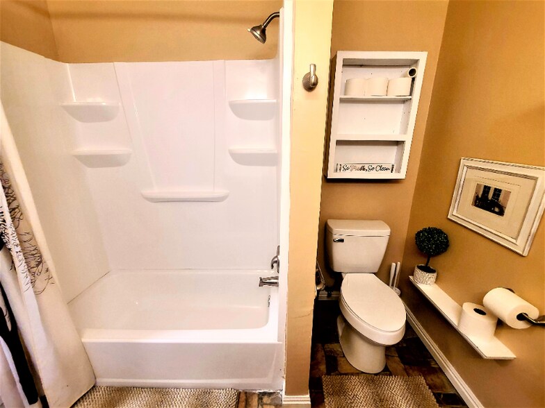 Building Photo - 7000 S 2300 E