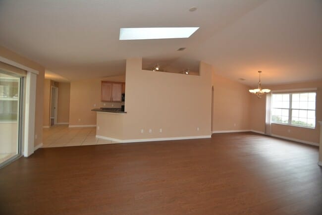 Building Photo - 27 Porcupine Dr