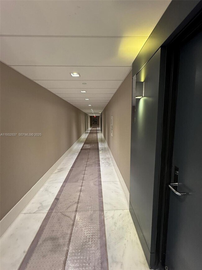 Building Photo - 3300 NE 192 St