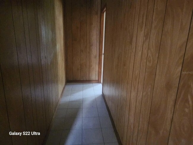 Building Photo - 1817 Los Pinos Rd