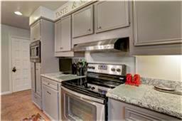 Building Photo - 12618 Misty Valley Dr