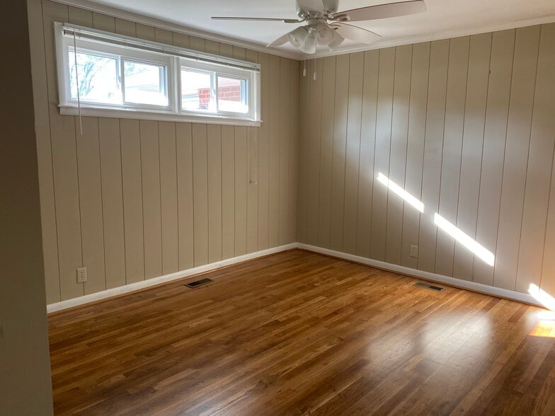 Building Photo - 3003 Oakland Ave