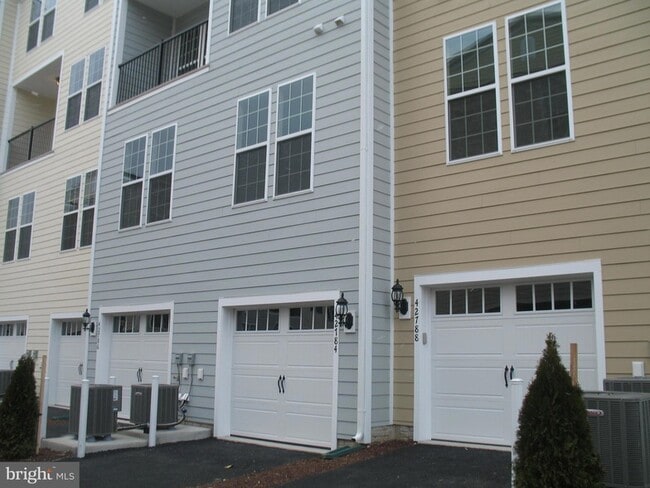 Building Photo - 42784 Lauder Terrace