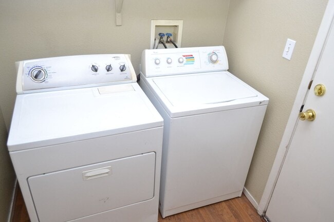 Building Photo - NLV - 1 STORY CORNER LOT HOME