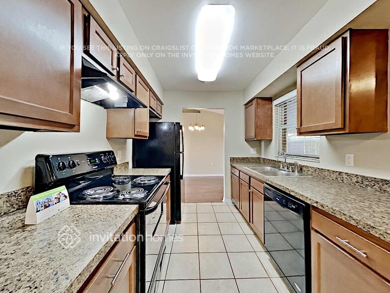 Building Photo - 646 Lakemont Dr