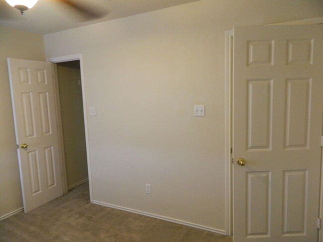 Building Photo - Available NOW!!!! Beautiful 3 bedroom, 2.5...