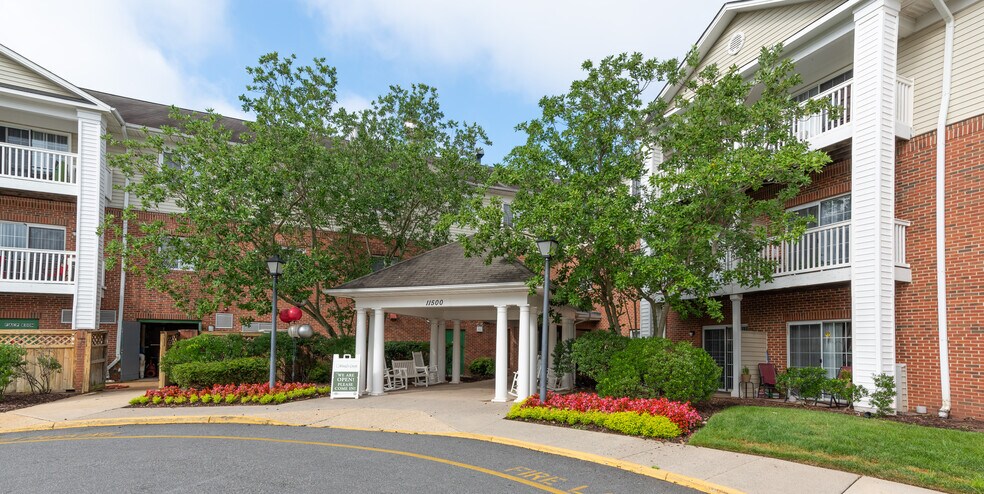 Building Photo - Kings Crest Senior Apartments
